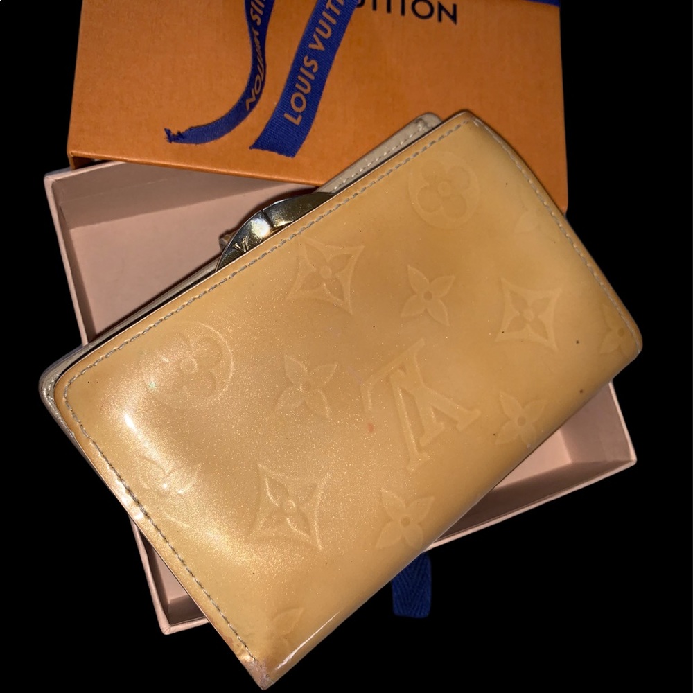 AUTHENTICATED Louis Vuitton vernis wallet W/ box - Picture 3 of 16